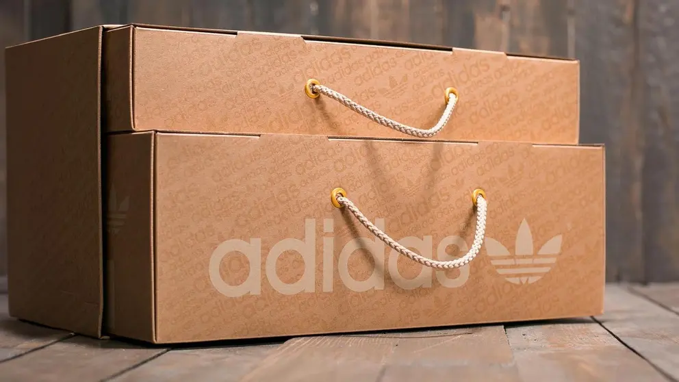 Caja de productos de Adidas