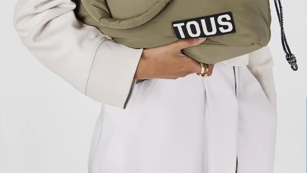 El bolso caqui de Tous que no te vas a quitar porque es perfecto para el entretiempo de oto&ntilde;o