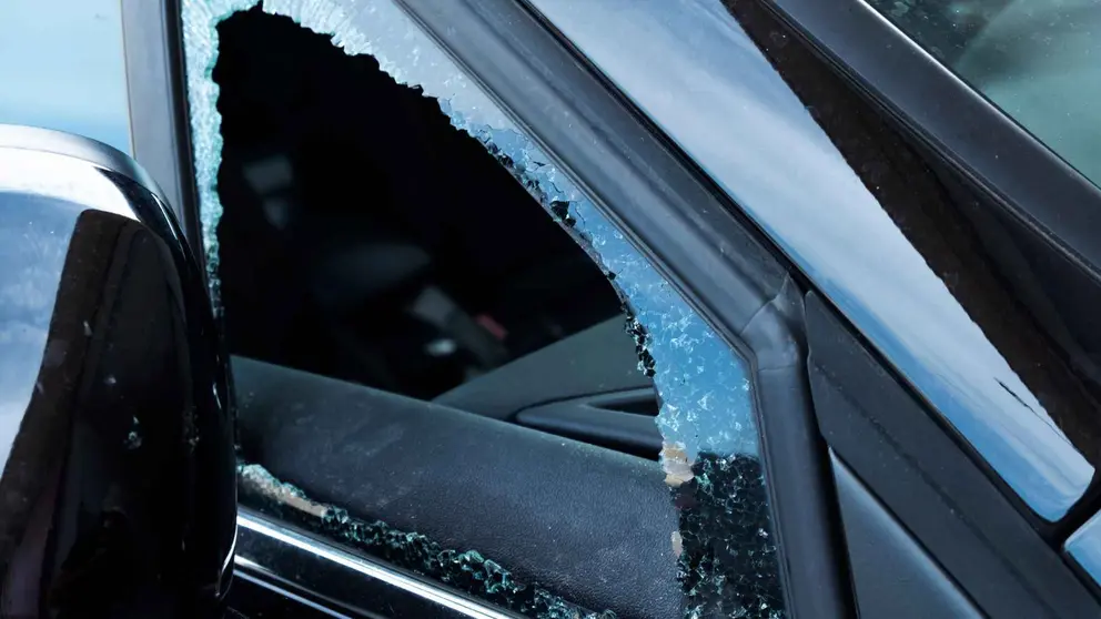 Luna de un coche fracturada