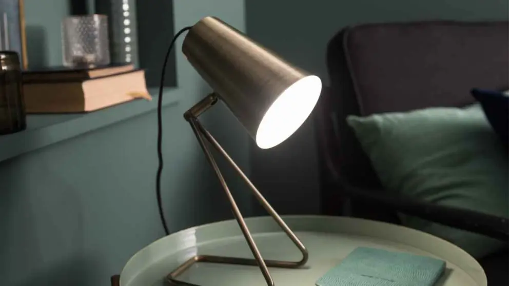 L&aacute;mpara de mesa Moeta INSPIRE de Leroy Merlin