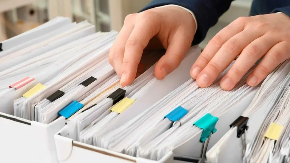 Andaluc&iacute;a busca de forma urgente administrativos para trabajar. Estos son los sueldos