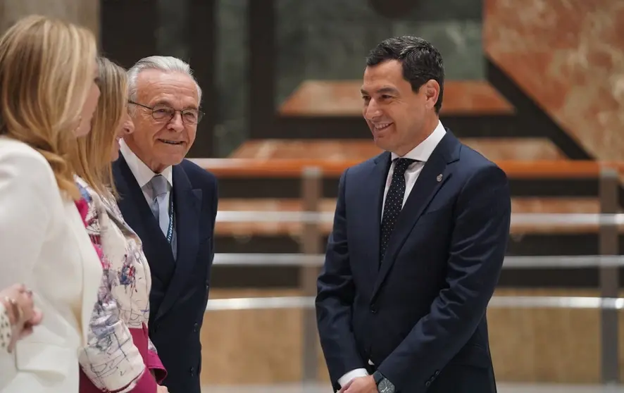 Juanma Moreno: "Andaluc&iacute;a tiene hambre de futuro para encarar un mundo en transformaci&oacute;n"
