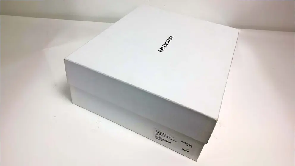 Caja de zapatillas de Balenciaga