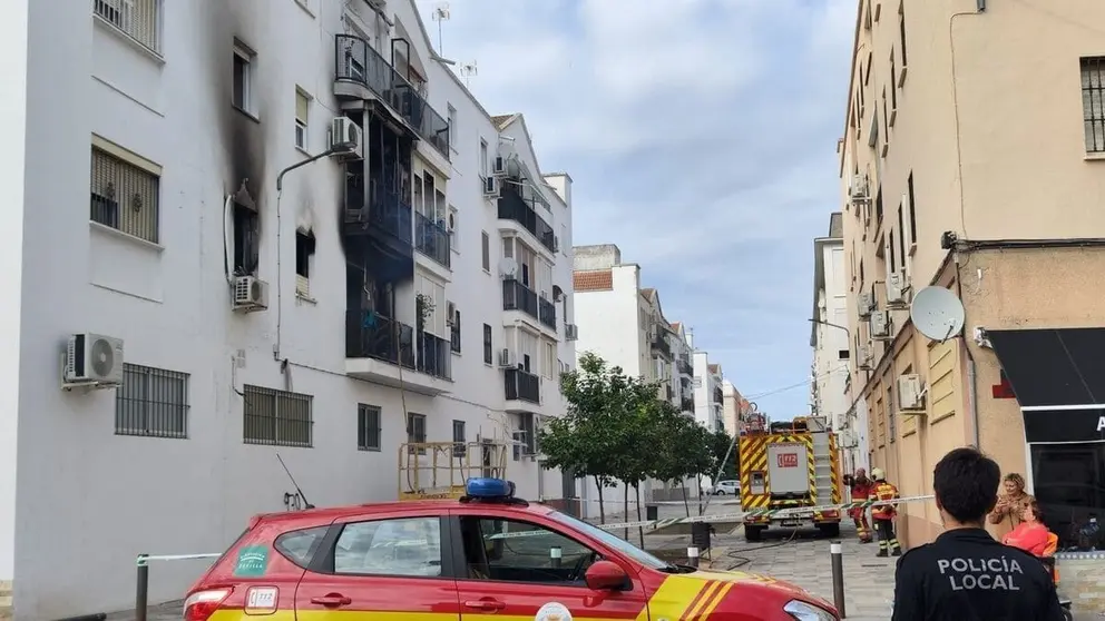 Mueren 2 personas tras el incendio de una vivienda en Los Palacios