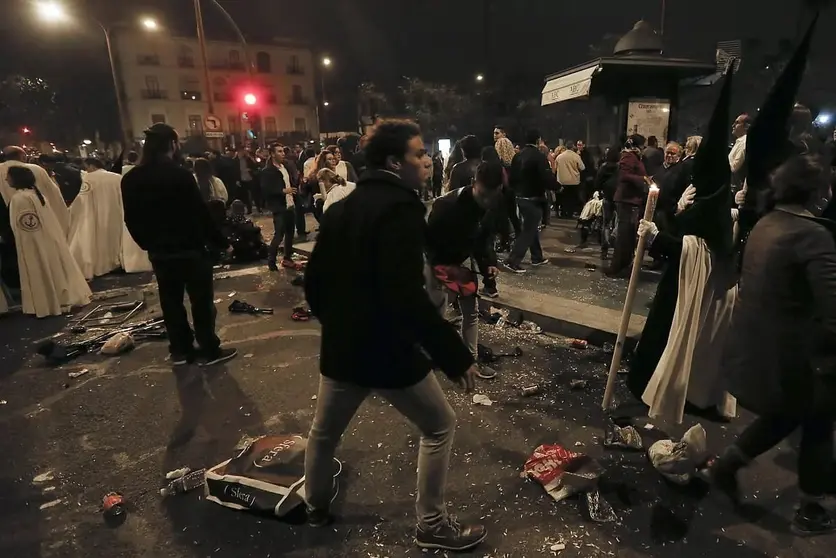 Semana Santa de Sevilla 2017: Este es el negro futuro judicial que espera a los alborotadores