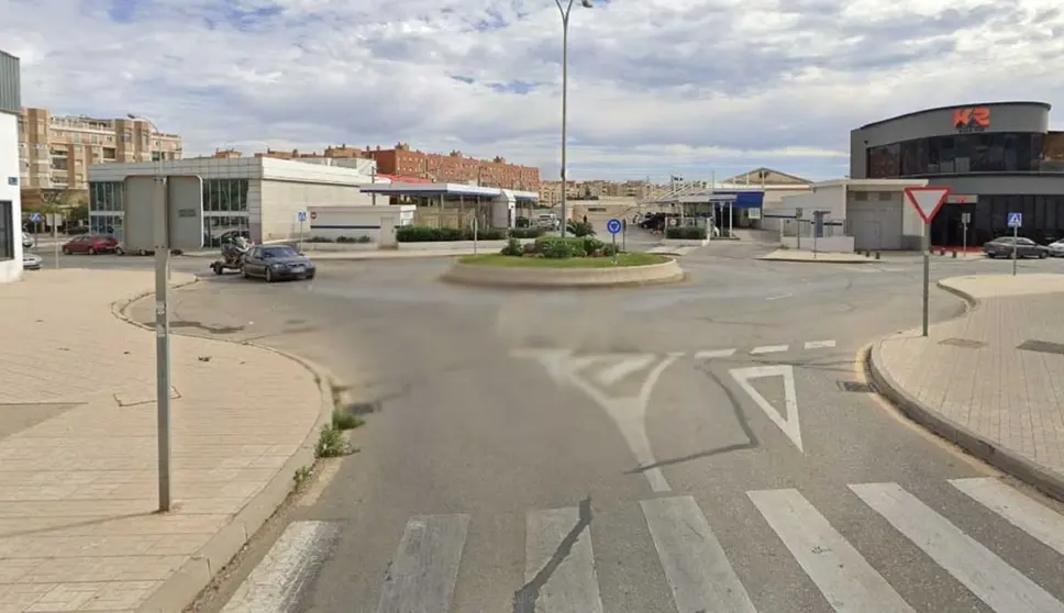 Madrugada de sobresaltos en M&aacute;laga. Un hombre apu&ntilde;alado y otro atropellado en la misma calle - copia