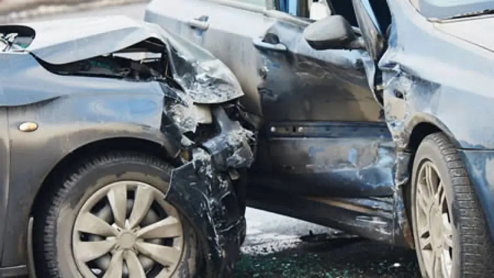 Una mujer fallece y dos personas resultan heridas en un accidente entre 2 coches en C&aacute;rtama