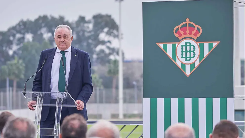 Rafael Gordillo en la inauguraci&oacute;n de la Ciudad Deportiva Rafael Gordillo | Salvador L&oacute;pez Medina para El MIRA