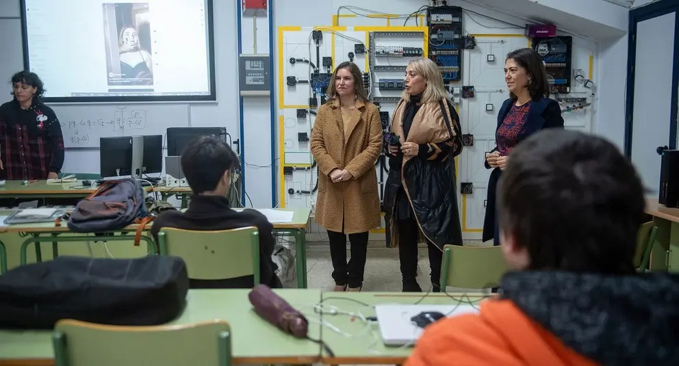 Diputaci&oacute;n de C&aacute;diz y la APC conciencian a estudiantes sobre la violencia de g&eacute;nero