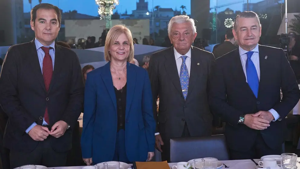 Asistentes a la conferencia &lsquo;Jerez, destino de oportunidades&rsquo; en el l Foro de la C&aacute;mara de Comercio de Sevilla | Foto: Salva L&oacute;pez para El MIRA
