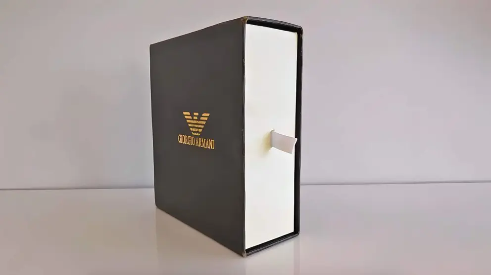 Caja de embalaje de Armani
