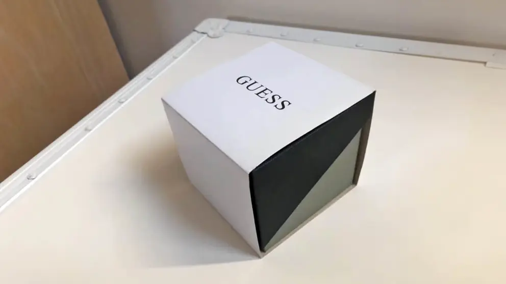 Caja de reloj GUESS