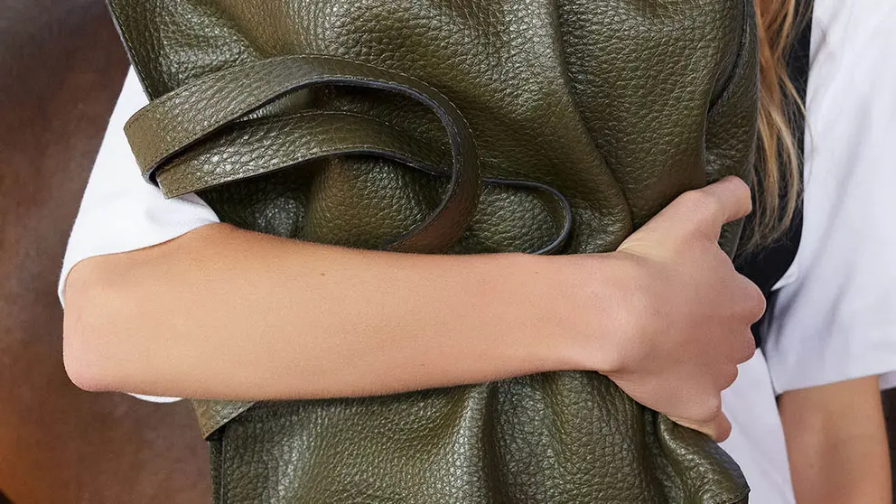 Bolso shopper de piel con cierre de im&aacute;n de Parfois