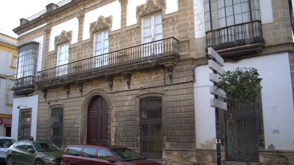 Edificio adquirido por Francisco Zuasti en la calle Medina | Foto: Jos&eacute; Antonio Pliego para El MIRA