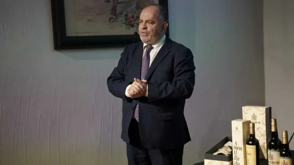 Fulgencio Meseguer en las nuevas Bodegas de Cayetano del Pino | Foto: Jos&eacute; Antonio Pliego para El MIRA