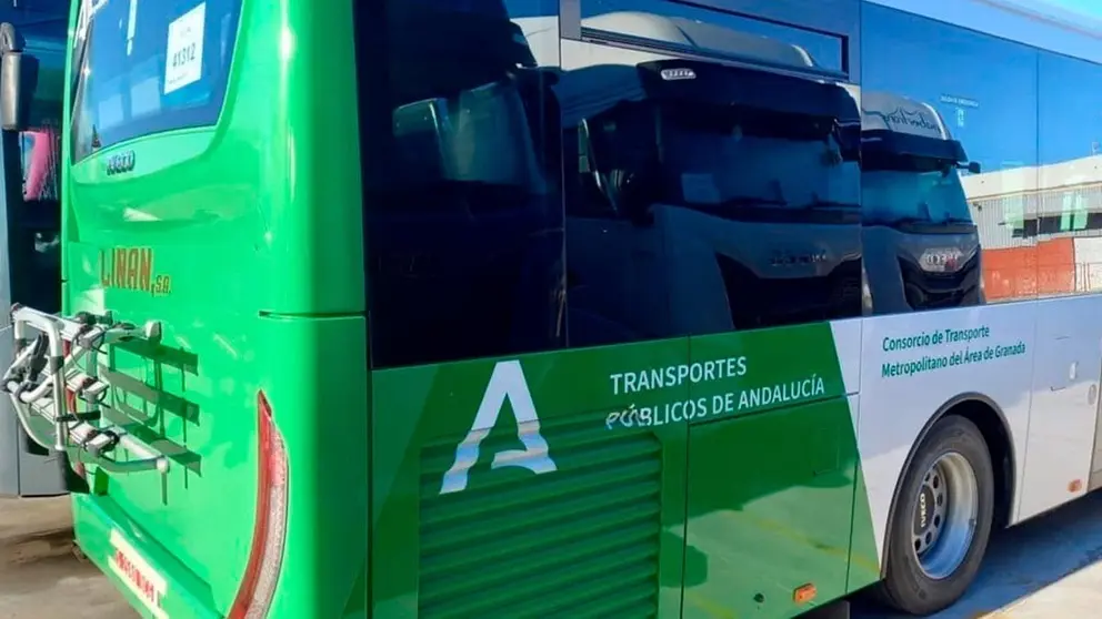 La Junta de Andaluc&iacute;a mantiene su descuento en el transporte p&uacute;blico de cara a 2024