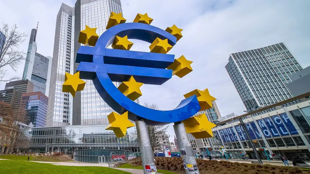 Banco Central Europeo - Plaza Willy Brandt en el distrito financiero de Frankfurt Alemania