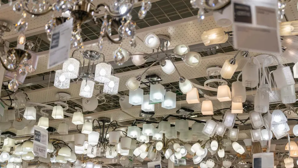 Secci&oacute;n de l&aacute;mparas de Leroy Merlin