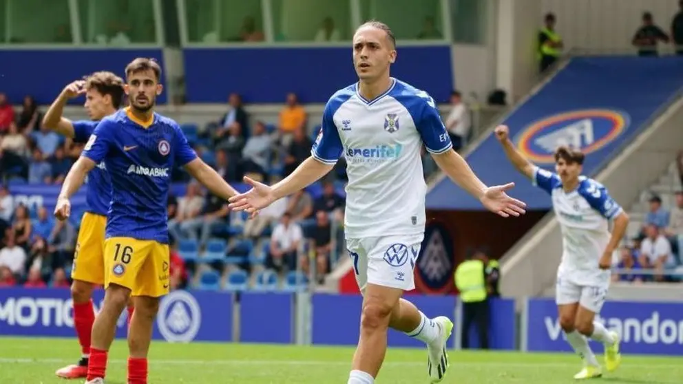 Luismi Cruz celebra un gol del CD Tenerife