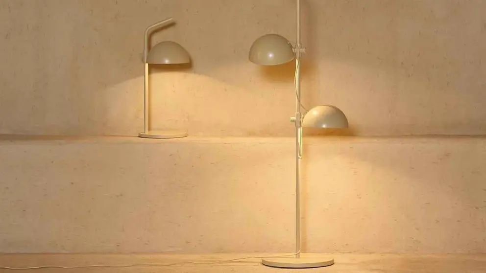 L&aacute;mpara de pedestal SOMMARL&Aring;NKE de Ikea