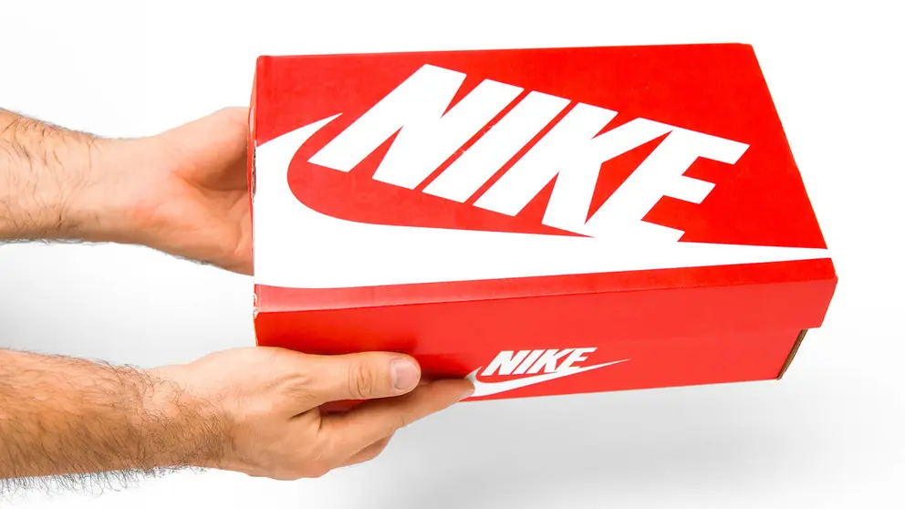 Caja de sneakers de NIKE