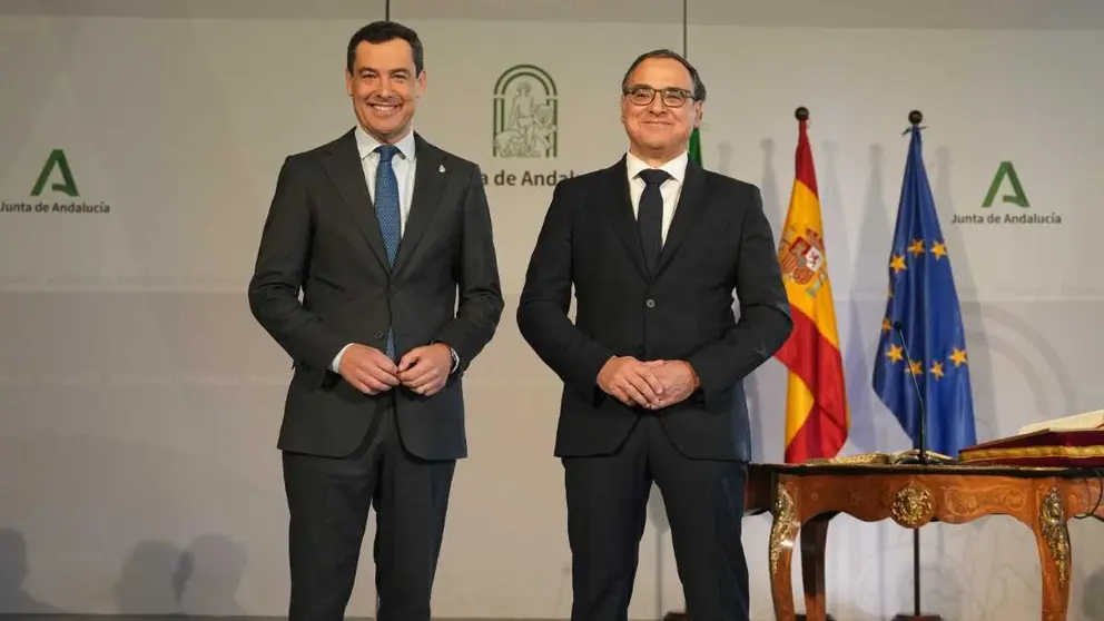Juanma Moreno y Jos&eacute; C&eacute;spedes, nuevo rector de la Universidad de Almer&iacute;a