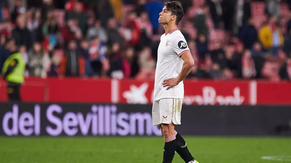 &Oacute;liver Torres, tras la derrota del Sevilla FC contra el Deportivo Alav&eacute;s | Salvador L&oacute;pez Medina para El MIRA