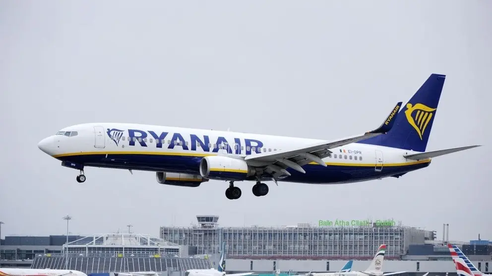 Muere un viajero en pleno vuelo entre M&aacute;laga y Manchester. El avi&oacute;n tuvo que ser desviado