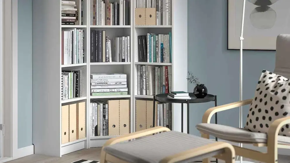 Librer&iacute;a con m&oacute;dulo de esquina BILLY de Ikea