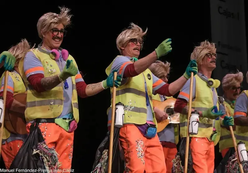 Guasa hasta con los muertos: El Carnaval de C&aacute;diz m&aacute;s 'irreverente' llega al Concurso del Falla