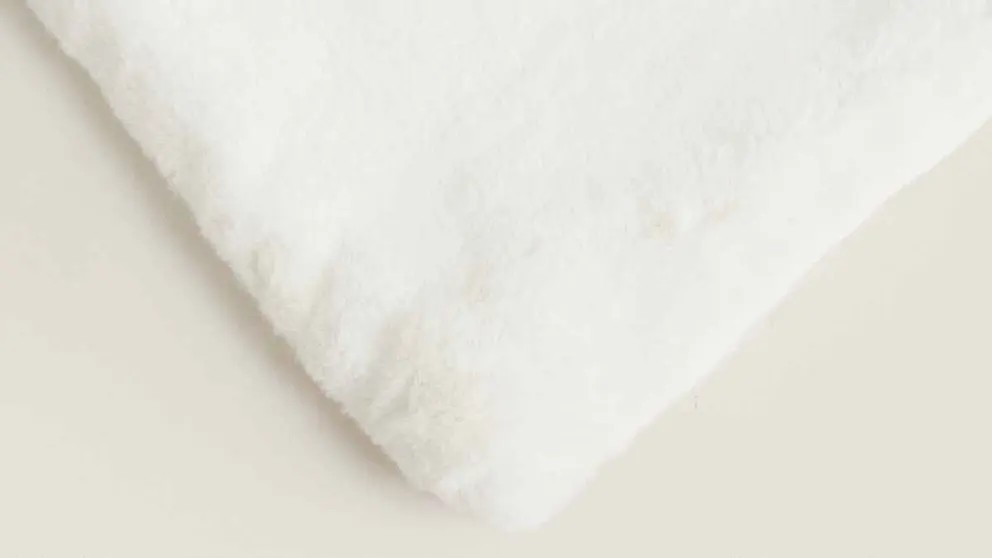 Manta de pelo de Zara Home