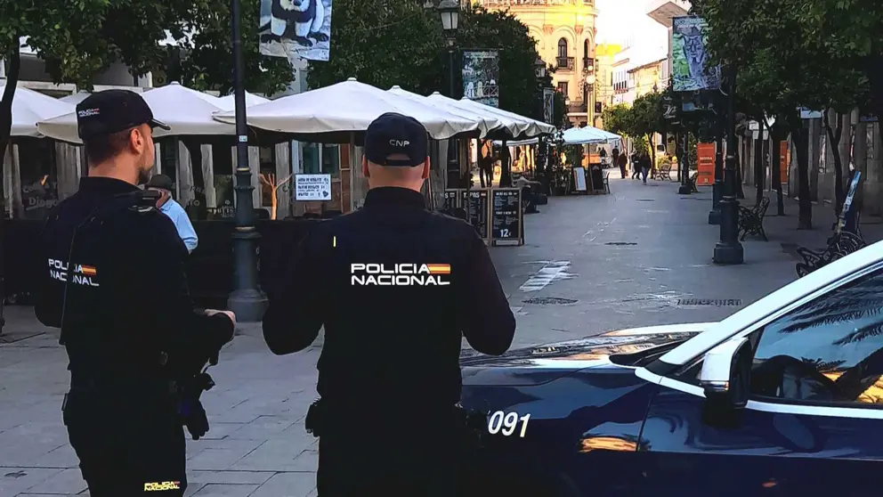 Agentes de la Polic&iacute;a Nacional en el centro de Jerez
