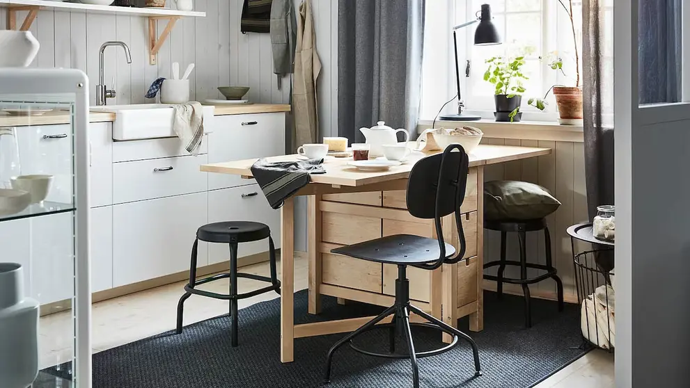 Mesa alas abatibles en madera de abedul de IKEA