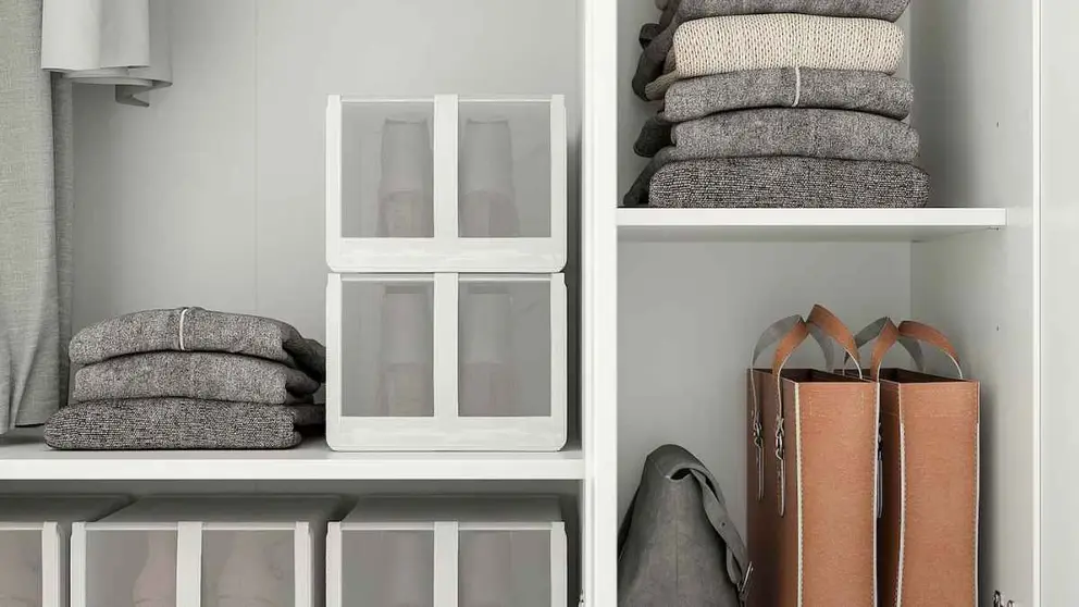 Armario con tres puertas BRIMNES de Ikea