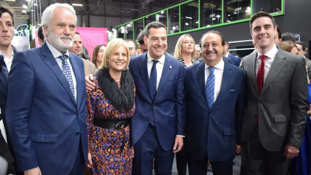 Miembros del Gobierno Municipal de Jerez con Juanma Moreno