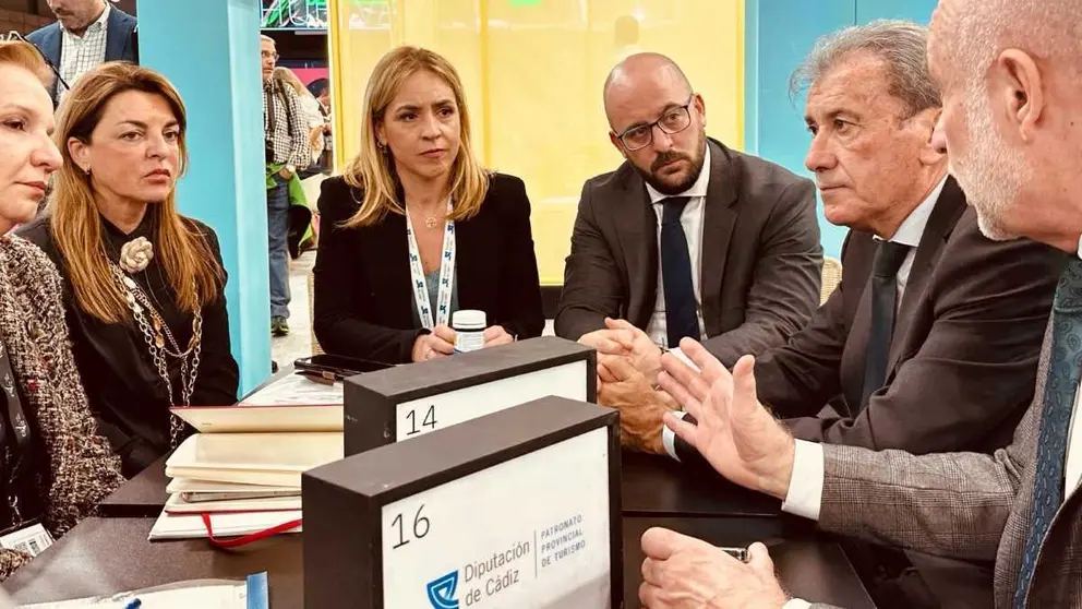 Reuni&oacute;n entre responsables de Renfe y Diputaci&oacute;n de C&aacute;diz