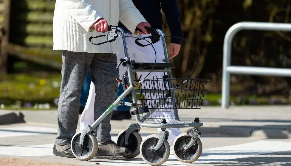 A la c&aacute;rcel una temporada. Roba los ahorros a una anciana con discapacidad a la que cuidaba