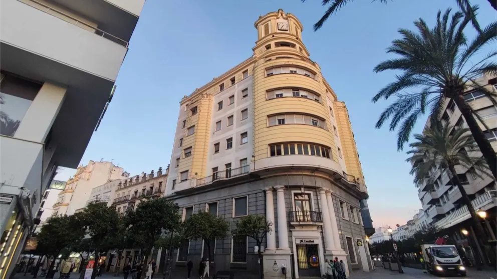 Edificio en calle Lancer&iacute;a