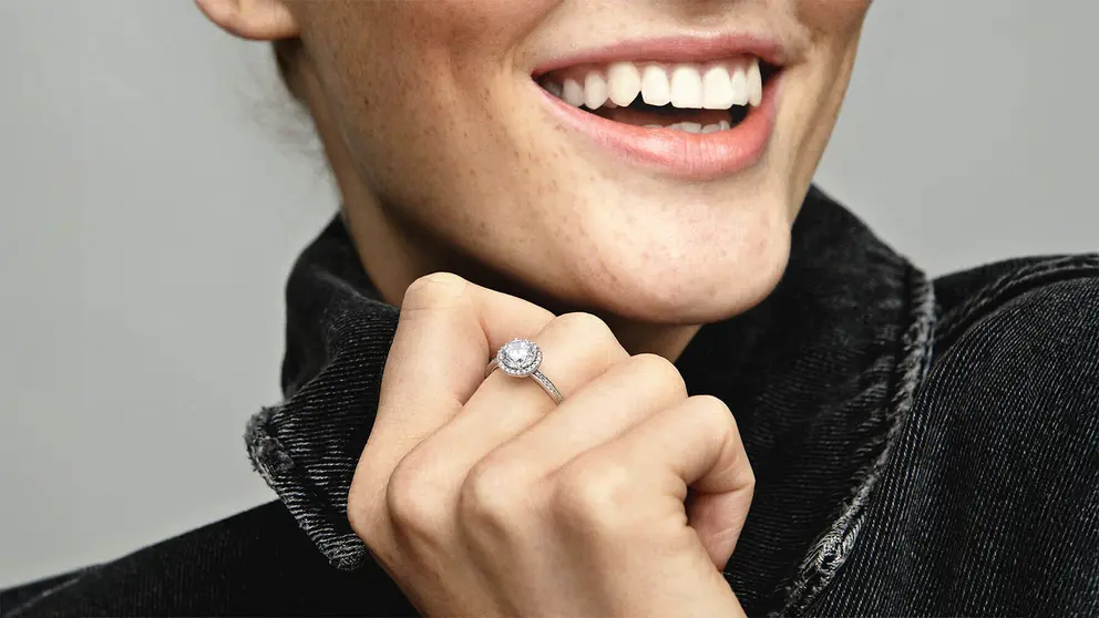 Anillo en plata de ley Elegancia Cl&aacute;sica de Pandora