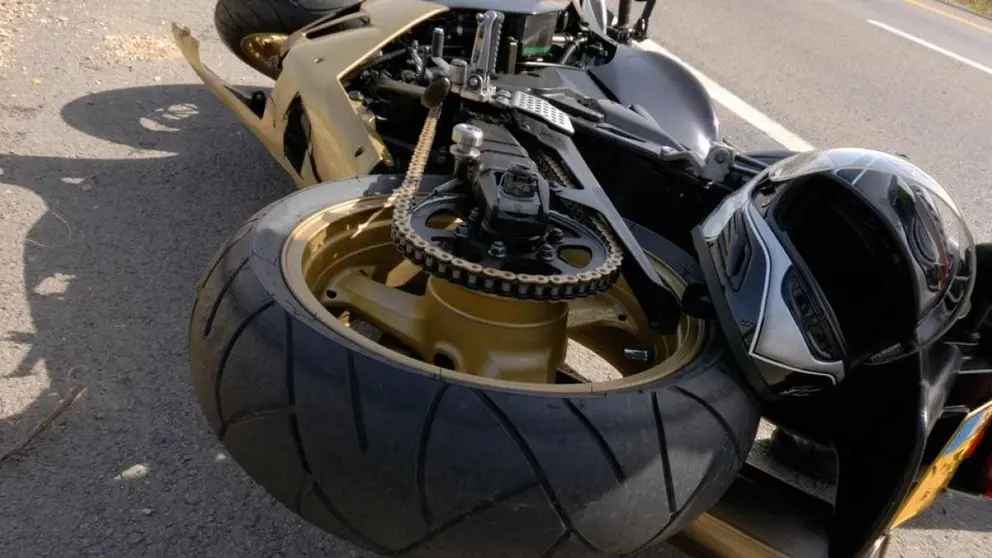 Muere una motorista de 34 a&ntilde;os tras chocar con una furgoneta en la A-7 en Estepona