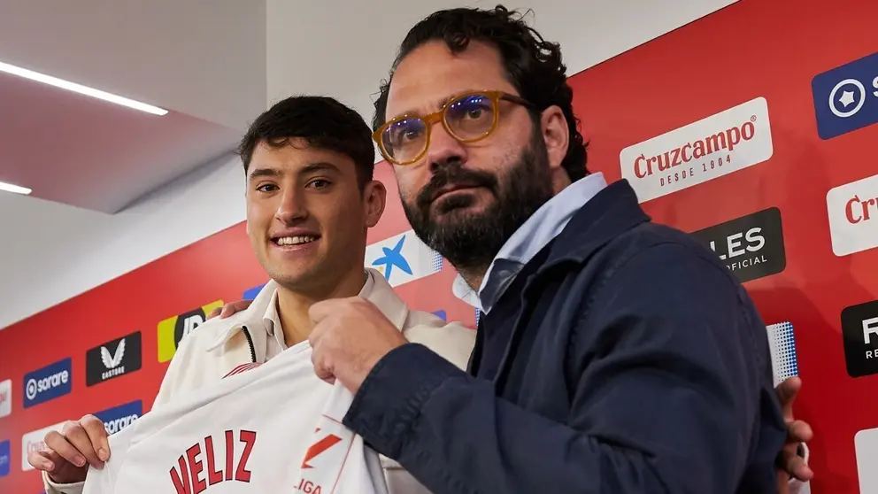 Alejo V&eacute;liz en su presentaci&oacute;n como futbolista del Sevilla FC | Salvador L&oacute;pez Medina para El MIRA