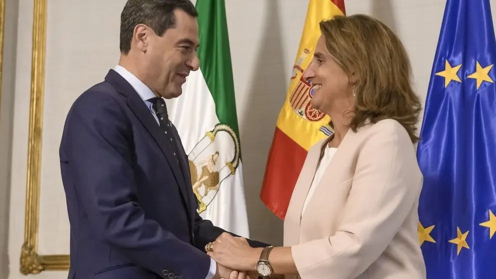 Teresa Ribera coincide con Juanma Moreno. No es descartable llevar agua en barco a Andaluc&iacute;a