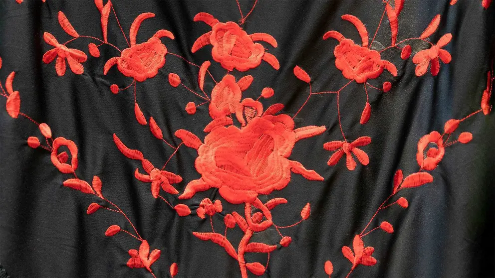 MUNDDY - Manton Bordado en Flores rn Amazon