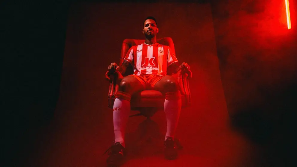 Jonathan Viera en su presentaci&oacute;n como nuevo jugador de la UD Almer&iacute;a | UDA