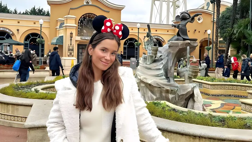 Mar&iacute;a Pombo en Disneyland Paris