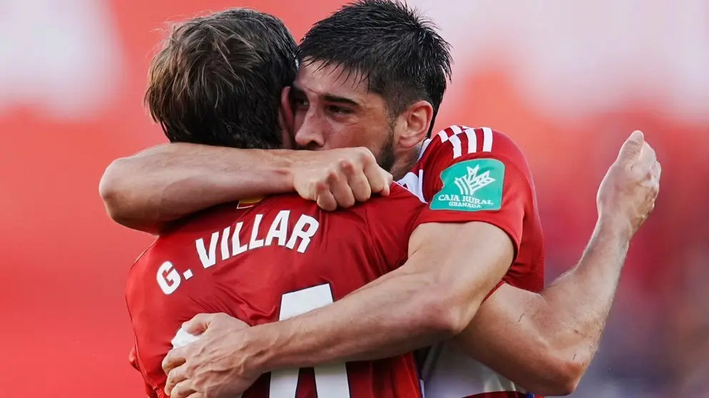 Gonzalo Villar y Bruno M&eacute;ndez celebran un gol | Granada CF