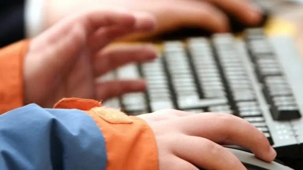 Uno de cada 2 ni&ntilde;os de Andaluc&iacute;a empieza a usar Internet antes de los 8 a&ntilde;os