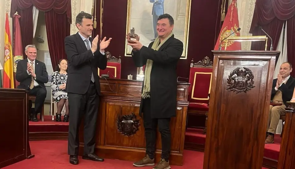 Juan Manuel Braza 'El Sheriff', junto a alcalde de C&aacute;diz Bruno Garc&iacute;a