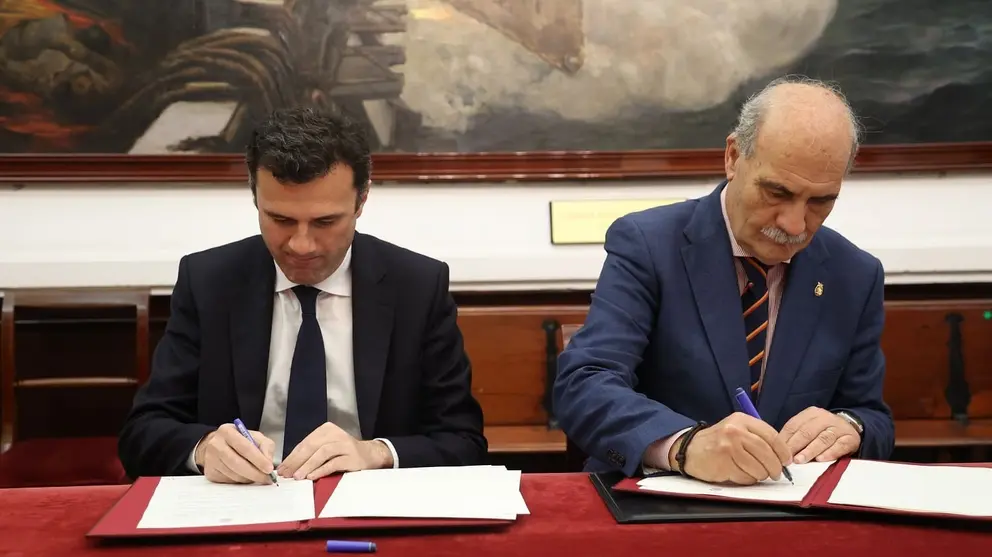 Bruno Garc&iacute;a ampl&iacute;a la subvenci&oacute;n para las cofrad&iacute;as de C&aacute;diz hasta los 220.000 euros | Foto: Cristo Garc&iacute;a para ElMIRA