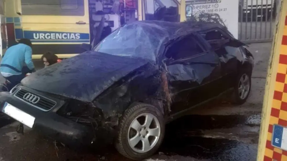 Veh&iacute;culo siniestrado en Conil | Consorcio de Bomberos